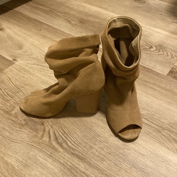 Chinese laundry suade booties - Picture 1 of 2